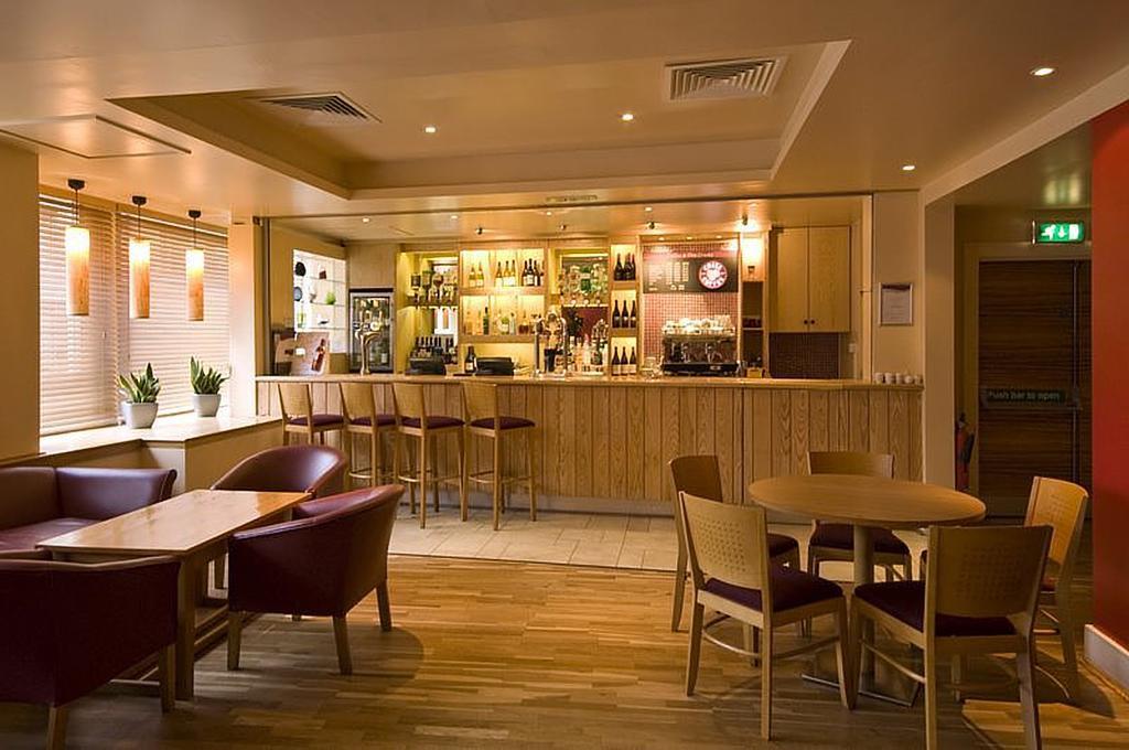 Premier Inn Glasgow City Centre - Argyle Street Экстерьер фото