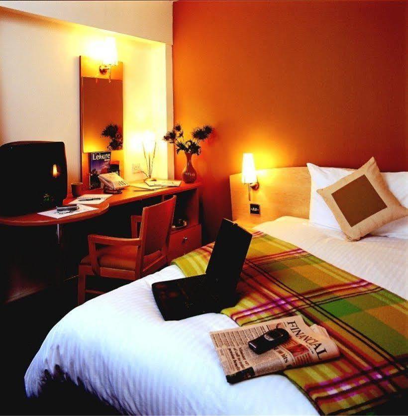 Premier Inn Glasgow City Centre - Argyle Street Экстерьер фото